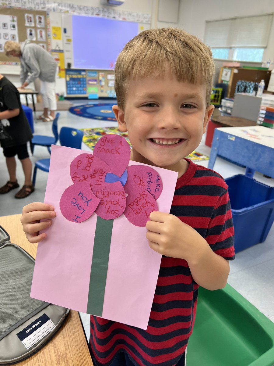 RaskPrek's tweet photo. Kindness flowers #BearTavernPride https://t.co/BuLErGvLmv