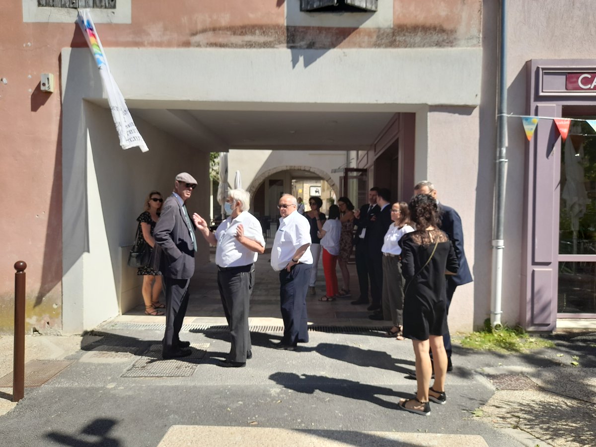 CariouChristian's tweet photo. A @VilledeMonteux, la @BanqueDesTerr mobilisée pour le développement du💚de Ville labellisée PVD @ANCTerritoires : prêt tourisme 2 M€ sur 50 ans 👍 et investissement de 7 M€ dans le @Parc_Spirou. Retour en images de la visite @Eric_R_Lombard DG @caissedesdepots @BdT_PACA https://t.co/BNzoVdq1zA