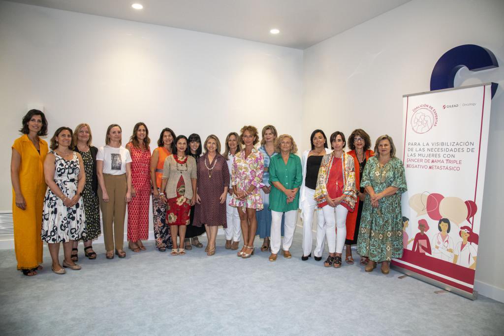 rosaromerocr's tweet photo. Es un honor ser partícipe de la Coalición de 20 Expertas para visibilización de las necesidades de las mujeres con cáncer de mama triple negativo metastásico, creada por @GileadSciences. Enfermedad que afecta a 5.000 mujeres al año, sin curación y qué sólo un 12% sobrevive 5 años https://t.co/nUerCZqlkt