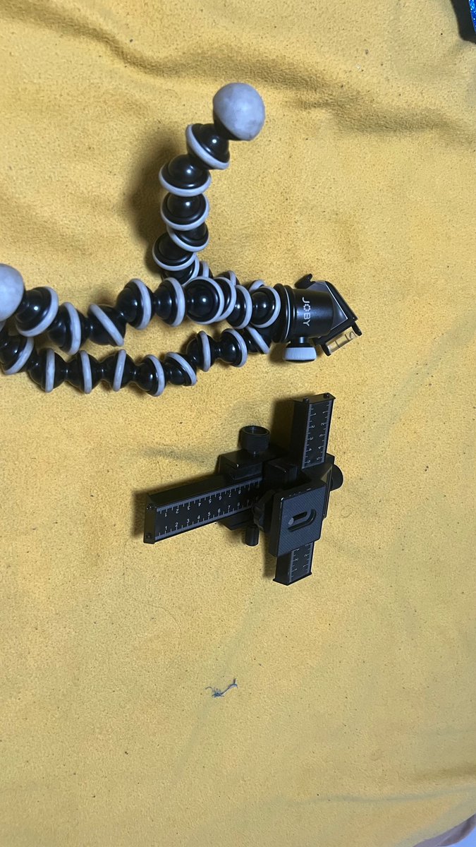 BlacksmithFilms's tweet photo. Anyone want these? Or one of them? https://t.co/YPkDvVHIpW