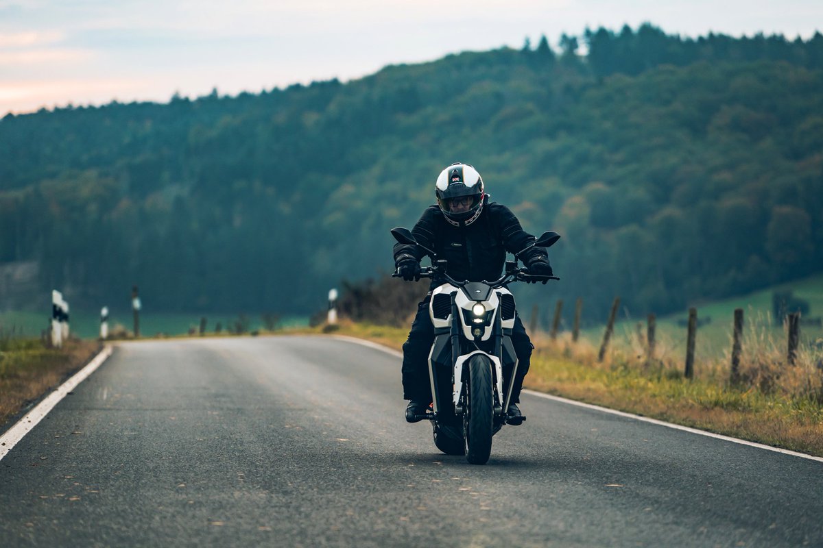 VERGEmotorcycle's tweet photo. Just you and the road.  

The purest electric experience on two wheels.  

To get yours, head over to our website. 

🪖- @BTGDale 

#vergemotocycles #vergemc #ev #electricmotorcycle #electric #motorcycle #motorbike #greentechnology #zeroemissions #greentechnology #youandtheroad https://t.co/ByV1yfN7j3