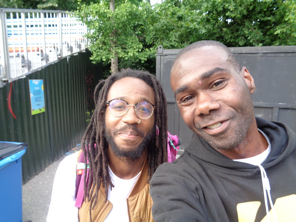 mikewaterval's tweet photo. mikey mike@amsterdam@vondelparkopenluchttheater with singer-songwriter gerson main
@sms_gersON 
@OpenluchtTheatr 
#gersonmain https://t.co/25ycIxZRX9