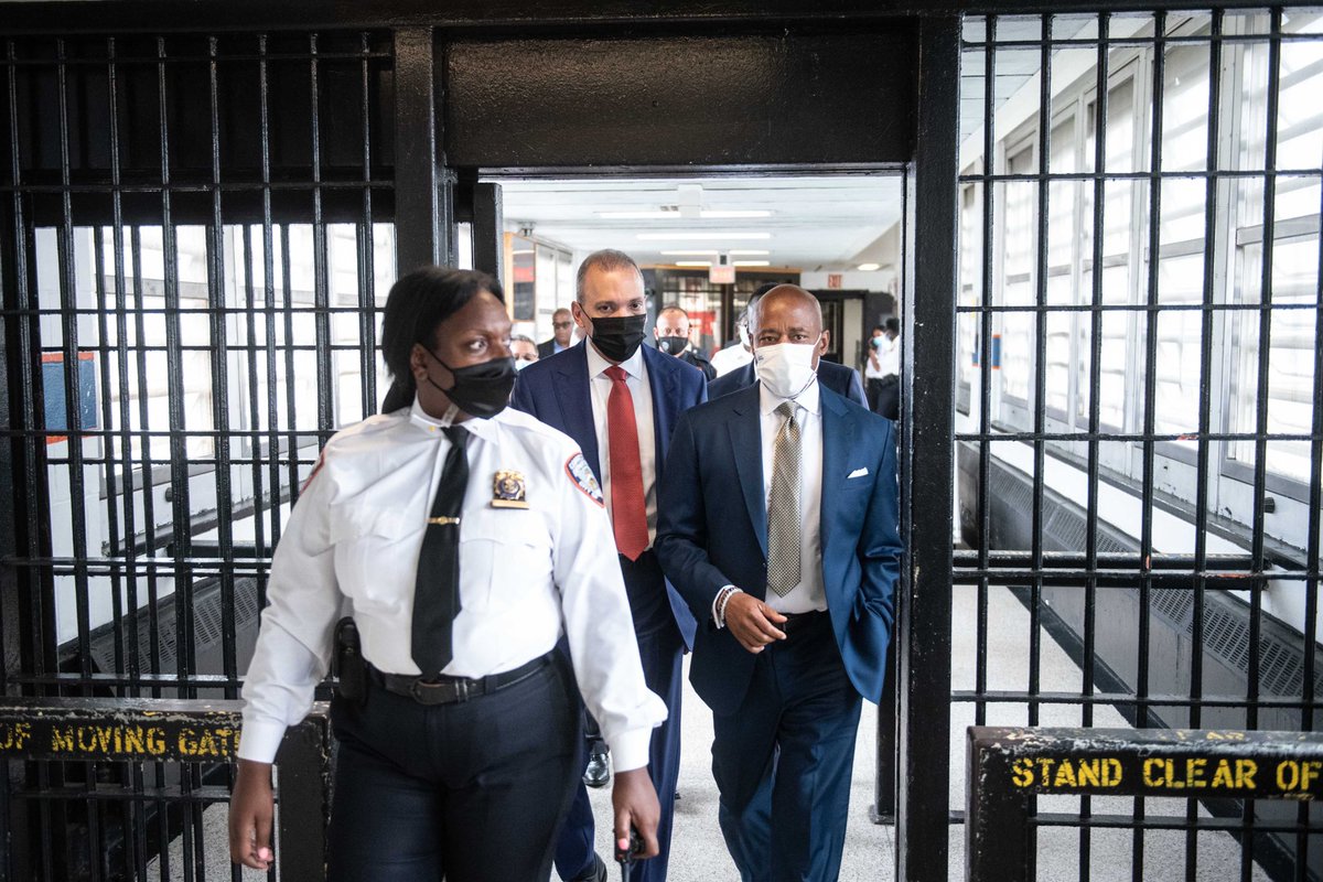 NYCMayor's tweet photo. This morning I spent time at Rikers Island with the new young adult initiative. 

This brings corrections officers and people in custody together to open a dialogue. It's proven to reduce violence, increase peace and change lives. We only lose when we stop talking to each other. https://t.co/6PyEVkkc5U