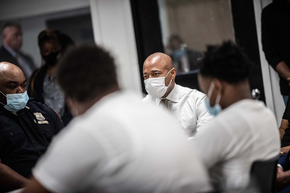 NYCMayor's tweet photo. This morning I spent time at Rikers Island with the new young adult initiative. 

This brings corrections officers and people in custody together to open a dialogue. It's proven to reduce violence, increase peace and change lives. We only lose when we stop talking to each other. https://t.co/6PyEVkkc5U