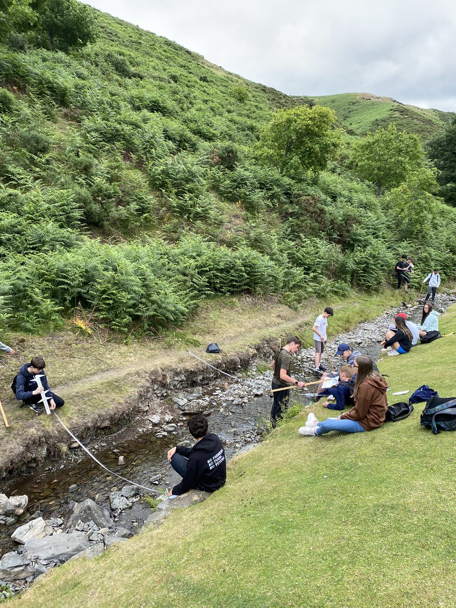 MrsParkerGeog's tweet photo. Super proud of 10B1s efforts today at Carding Mill Valley! Lots of great data collected to help us prepare for Paper 3. They worked so well independently and always with a smile on their faces. A much deserved ice cream treat to finish!! 🌎🏆🍦👊🏼@JTUpperSchool https://t.co/B8x1nh7bhg