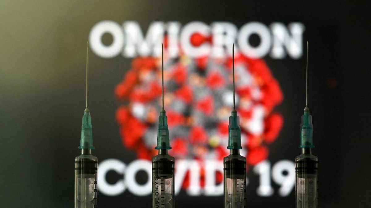 LCI's tweet photo. Omicron : la dose de rappel vaccinal efficace à 81% contre les hospitalisations, selon une étude https://t.co/Lzx5jLsGzK https://t.co/cHDJU3t4CQ