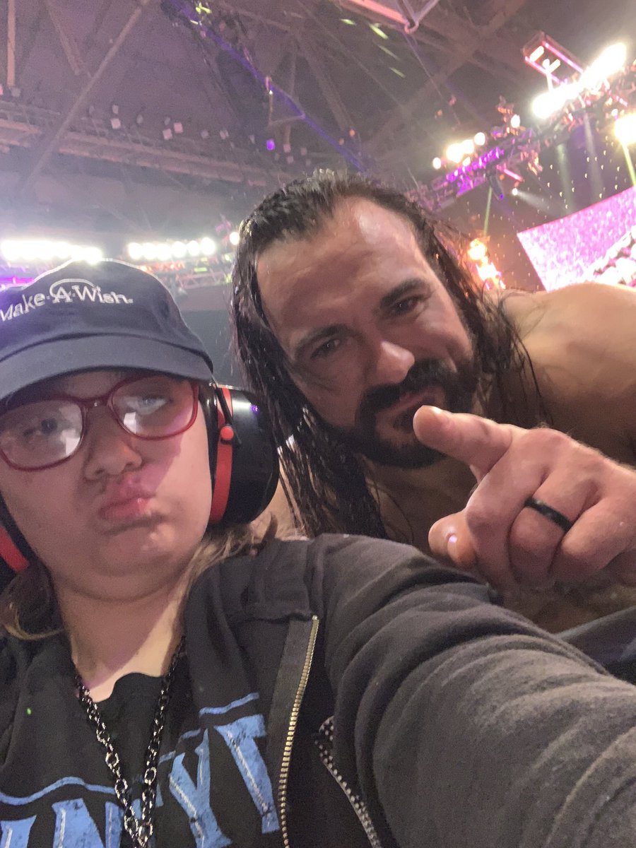 Giovannawwefan's tweet photo. @JustTtlyCherry Why do we have to have Brock vs Roman at SummerSlam can we just put this guy on there please #putdrewinthemainevent https://t.co/NyCaPsN02X