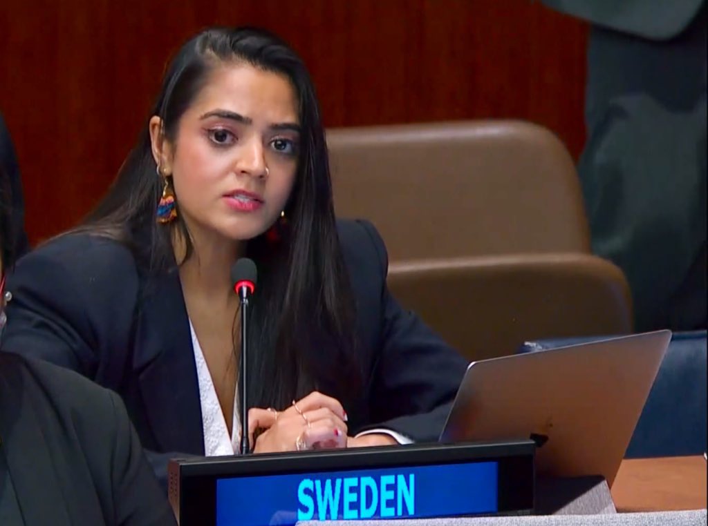 SwedenUN's tweet photo. For 🇸🇪 achieving #SDG5 on #GenderEquality is a prerequisite for achieving the #2030Agenda as a whole. We must ensure full enjoyment of #HumanRights by all women, girls &amp; #LGBTQI-persons, incl. their rights to bodily autonomy &amp; #SRHR.
- @rashimakwatra @RFSL_official at  #HLPF2022 https://t.co/qot3exPywO