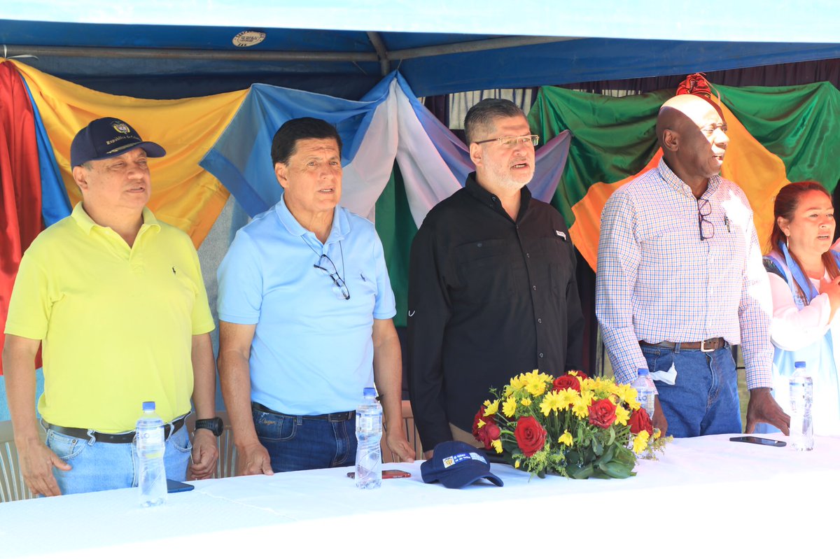 ComisionadoPaz's tweet photo. En📍#Mercaderes #Cauca la oficina @ComisionadoPaz hizo entrega de 3 parques biosaludables para la los habitantes del municipio, estos parques buscan la unión entre la comunidad adulta y que niños, niñas y adolescentes tengan un espacio de recreación. #PlanCauca https://t.co/sfsp0S7lHs