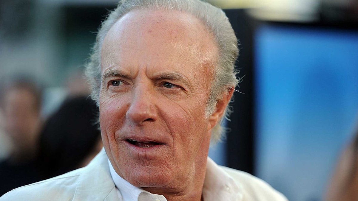 MoviesAsbury's tweet photo. Addio a #JamesCaan: a dare l'annuncio della scomparsa dell'attore, che aveva 82 anni, sono stati i suoi canali social. Una lunga carriera, la sua, che toccò l’apice negli anni ‘70 col primo film della saga di Francis Ford Coppola. https://t.co/wl9Y4QJH2Q https://t.co/ZpfmW8glOX