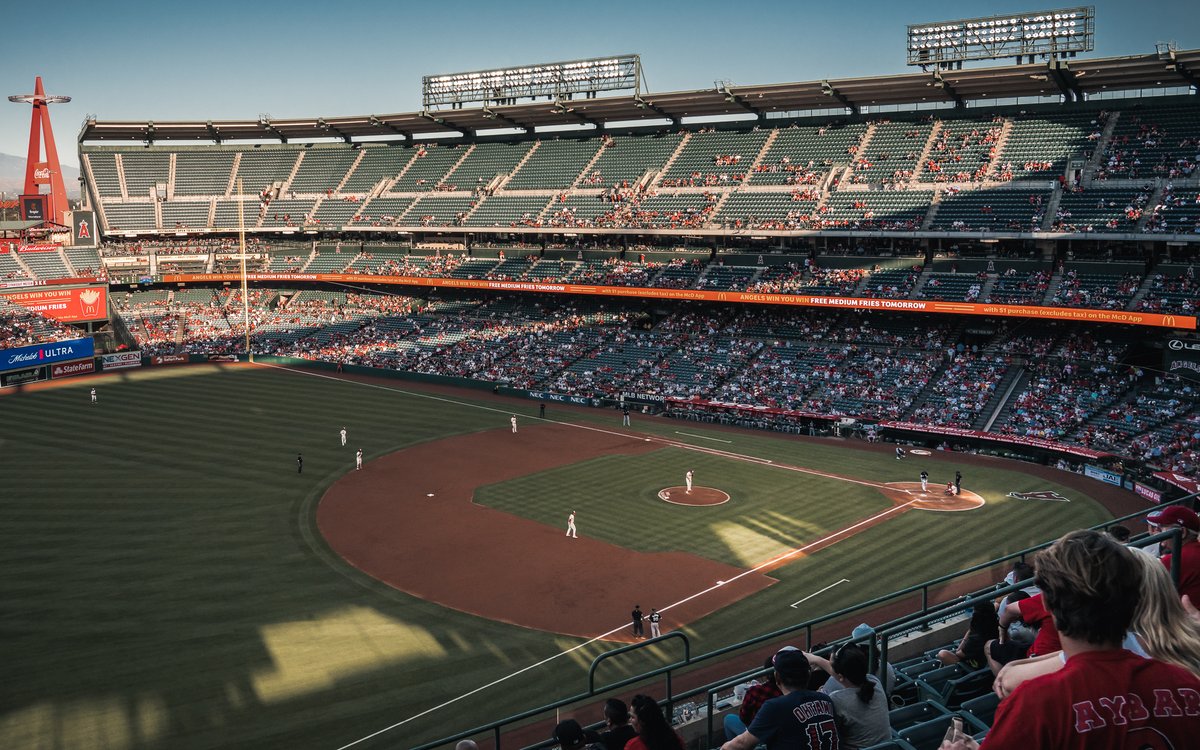 benj_steele's tweet photo. @LAAngelsPR got some cool photos the other night at your stadium. I'd love to email them over and shoot for you sometime in the future if you're interested! https://t.co/qHGJmqE7Su