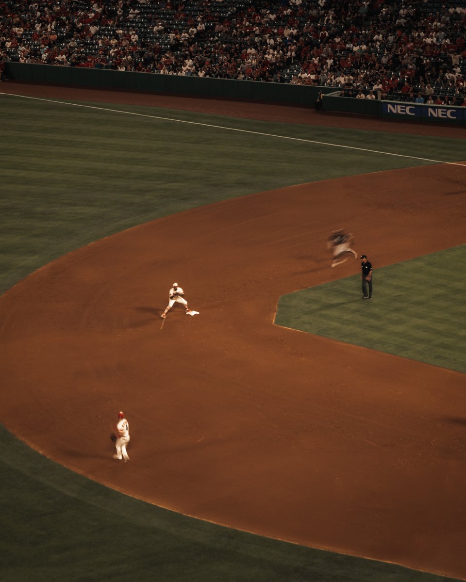 benj_steele's tweet photo. @LAAngelsPR got some cool photos the other night at your stadium. I'd love to email them over and shoot for you sometime in the future if you're interested! https://t.co/qHGJmqE7Su