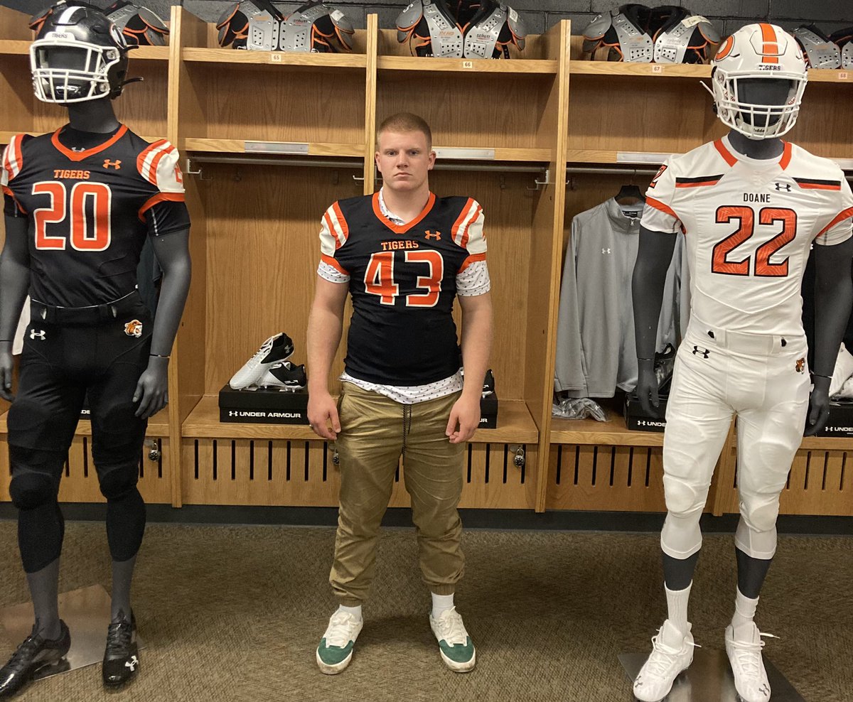 Had a great campus visit today! Was great talking to all staff members. Also had a very great talk with <a href="/Coach_MDixon/">Michael Dixon</a>. Was also a vey educational talk, learning about their program and what it has to offer. A huge thanks to @Coach_Diener for pushing me to be better at what I do!