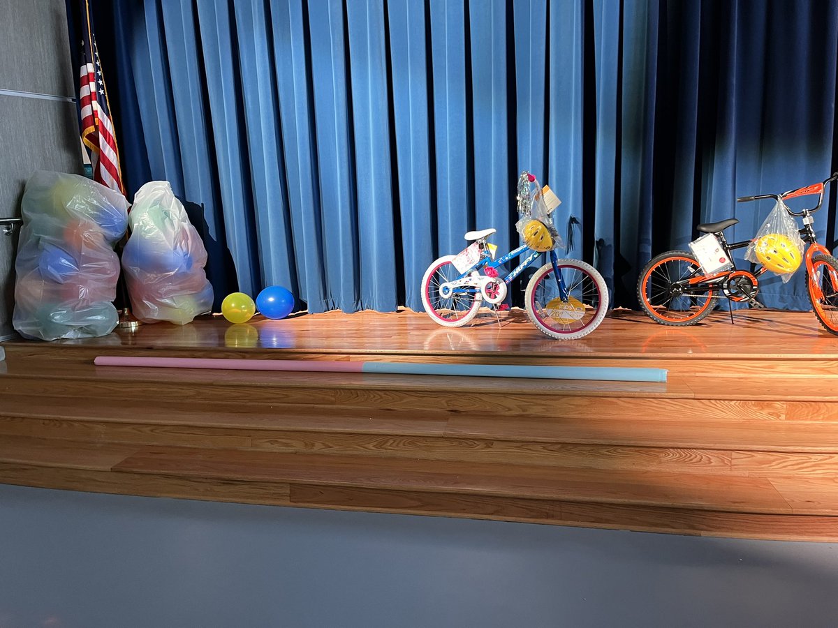 Great job at hosting an amazing summer kick-off party for the last summer enrichment <a href="/BraeburnWRS/">Iveth Reyes</a>