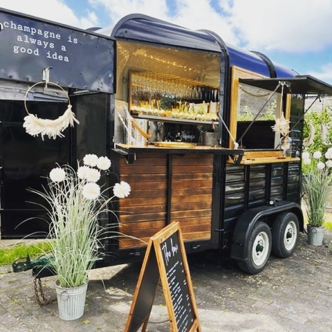 Did we mention we have a champagne bar at the #twotunnels run on Sunday, celebrate your achievement in style 🥂