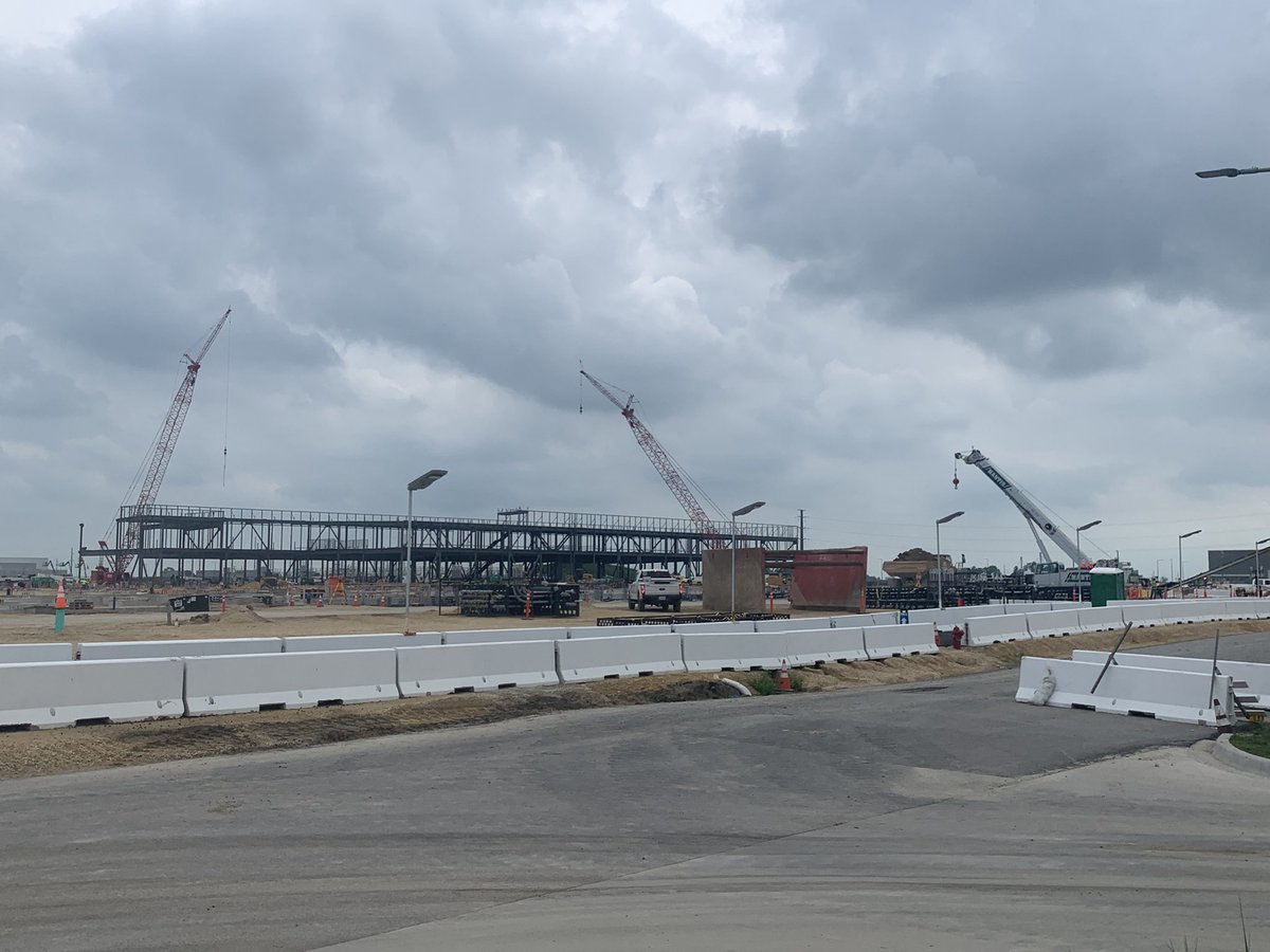 alirasper4's tweet photo. In DeKalb this afternoon at the Meta Facebook Data Center where U.S. @SenatorDurbin will join @cityofdekalb_IL Mayor Cohen Barnes to discuss local economic development. @23WIFR #storytofollow #twill https://t.co/WnLInkusz7
