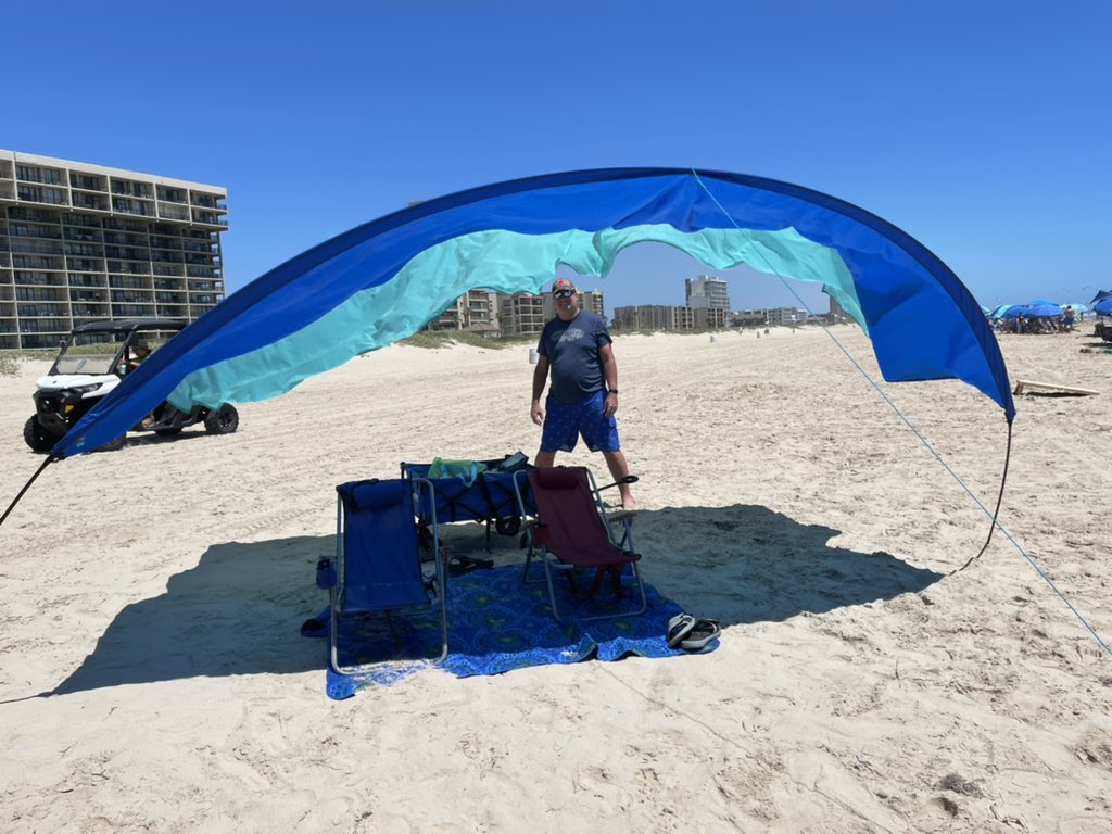 islaCHill's tweet photo. Love our Shibumi… easiest beach shade we’ve@ever had 💕 #shibumi #sopadre #spitx https://t.co/WOIm3zDhr1