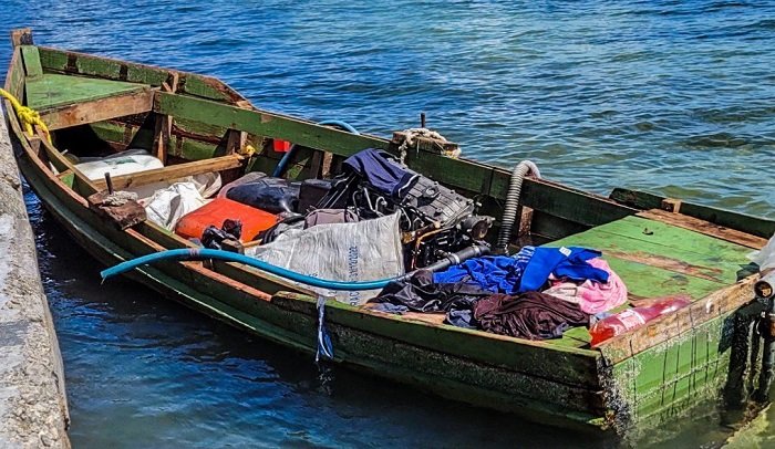 vozdelafnca's tweet photo. Abogamos por la emigración ordenada, legal y segura. 
Represión, falta de #LibertadYDerechos en #Cuba, y condiciones de miseria y hambre bajo la dictadura castrista, provocan este éxodo

👉https://t.co/8Hl1L172JU

 #PatriaYVida #AbajoElComunismo 

Foto Thomas G. Martin – Twitter https://t.co/dKIBSvcAJB