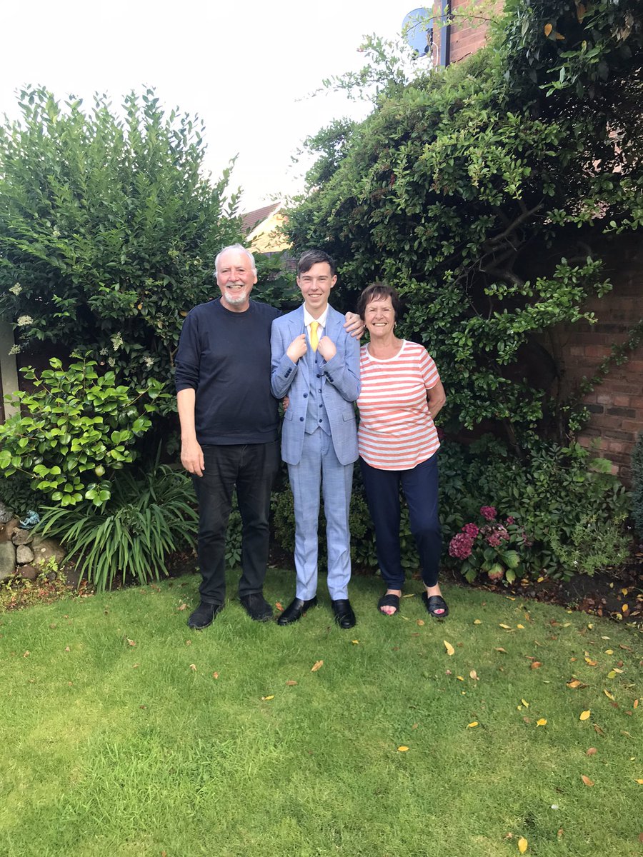 Moz0373Runner's tweet photo. The most gorgeous human in my world #myson #promnight #yr22 - so proud, so emotional… left him and cried… Hope he has the best night 💙💛 https://t.co/tEBr6CDhxo