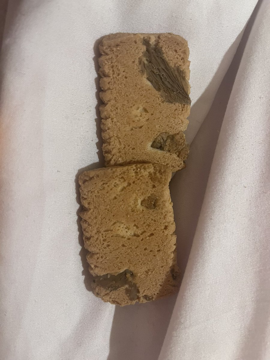 Cami_rrpp26's tweet photo. @CarozziHablemos dicen que van a contestar y nunca contestan. Pésimo servicio y asqueroso el contenido de sus galletas https://t.co/zXsAMGnJ2F
