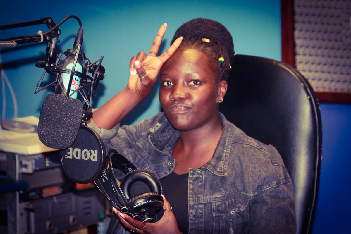 RadioPacisnews's tweet image. ON AIR 🚨🚨

The #FriendlyConnection with @Olivia UG
TBT edition.
Where are you tuned in from?

94.5FM/ online: radiopacis.org
#PeaceOfChristForAll✌🔥🔥