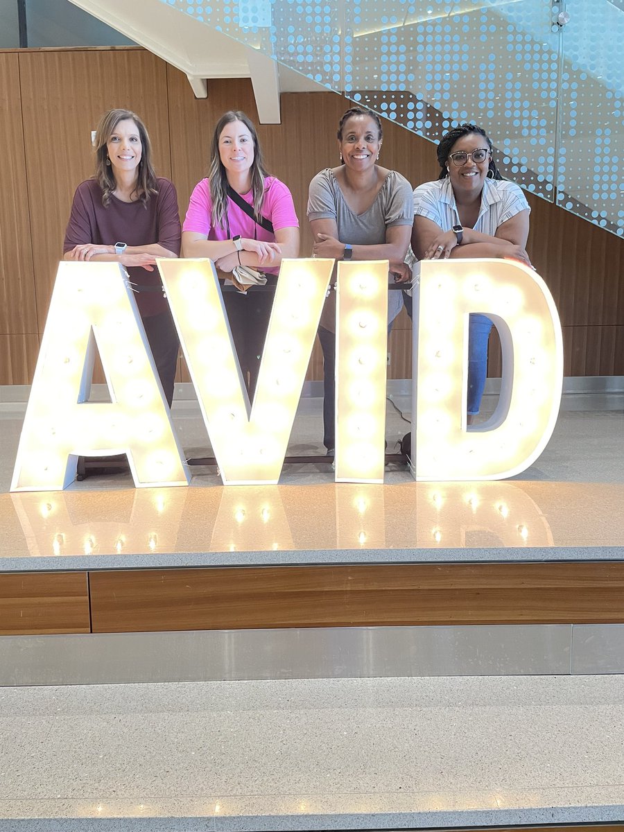 cstrain24's tweet photo. @AVID4College @dunbargators @d_edugator @sb0udr8aux #avid2022 @DickinsonISD https://t.co/8v3aZmatWO