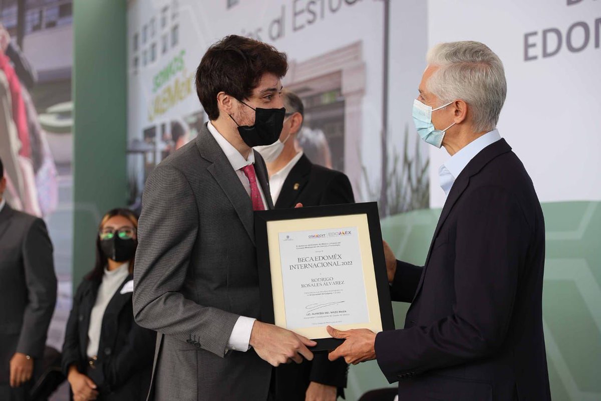 edomexinforma_'s tweet photo. El Gobernador @alfredodelmazo respalda a estudiantes mexiquenses, a través de la entrega de #BecasEdoméxInternacional y de la nueva infraestructura de @UAEM_MX.

🔺En los últimos dos años @comecyt ha entregado más de 9 mil 900 becas.

Más información: https://t.co/ENCHu902VN https://t.co/lYTpNUyba0