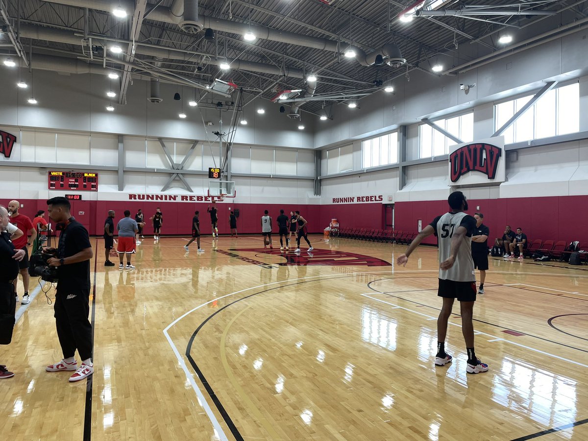TheJaxShow's tweet photo. Viva Las Vegas! #NBASummerLeague https://t.co/GgtlzIHVKS