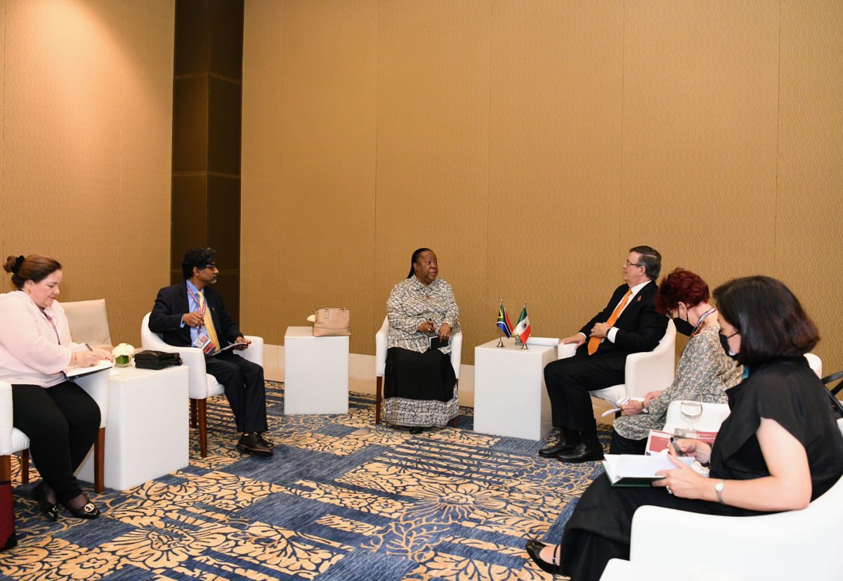 DIRCO_ZA's tweet photo. #BilateralRelations | Today, 07 July 2022, Minister Naledi Pandor met with her Mexico counterpart, Mr Marcelo Ebrard, Secretary of Foreign Affairs, on the sidelines of the #G20 Foreign Ministers Meeting in Bali, Indonesia. 

#SAMexicoRelations
#G20FMM

📷 Katlholo Maifadi (DIRCO) https://t.co/xCuKlOlQhb