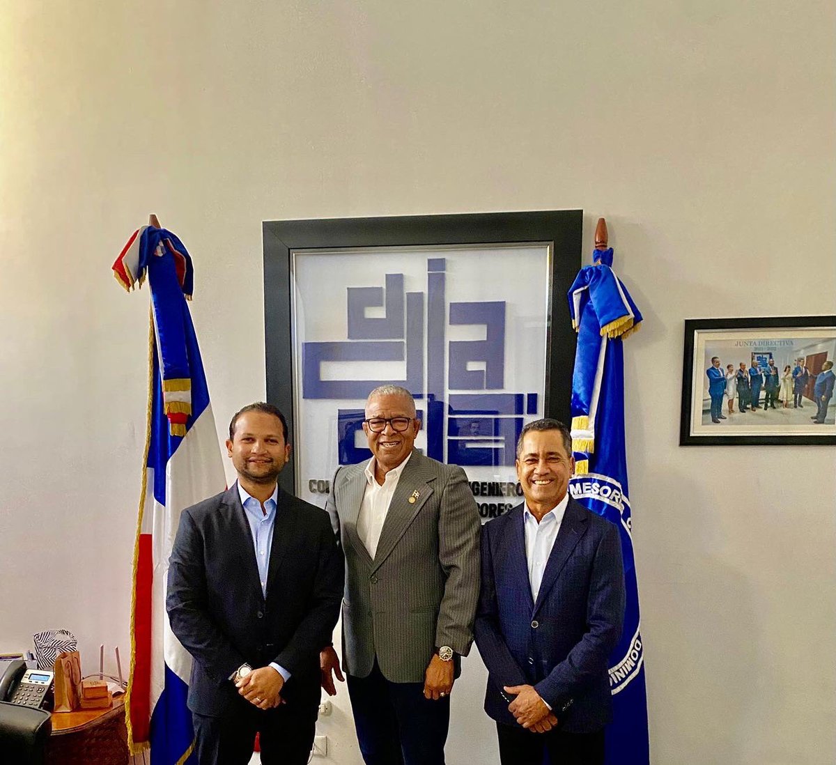 anprasrd's tweet photo. El Ing. Ramón Gabriel Aguilera y el Ing. Daniel Medina, Presidente y Miembro respectivamente de la Asociación Nacional de Productores de Asfalto, realizaron una visita de cortesía al Ing. Agrón. Dolores Núñez, Presidente del @CodiaCentral. https://t.co/wqjALp5SFO