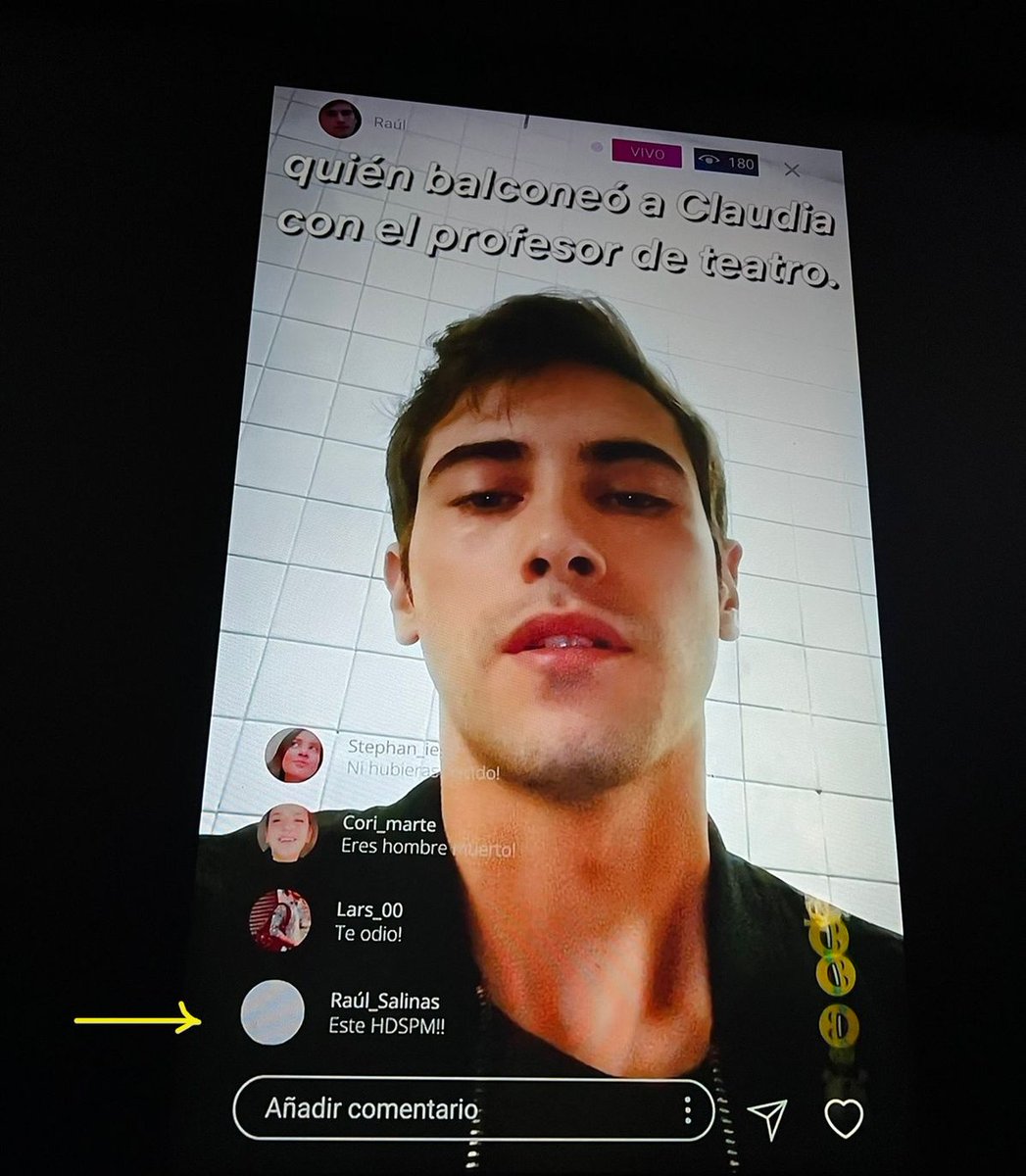 SedeYankelista's tweet photo. 📢| #DATO: El editor de texto dentro de las escenas enfocadas a las redes sociales es seguidor del famoso streamer mexicano "Juan Guarnizo" y ha dejado guiños relacionados a él tanto en la primera temporada como en la última de Control Z. https://t.co/ojQErRKIzx