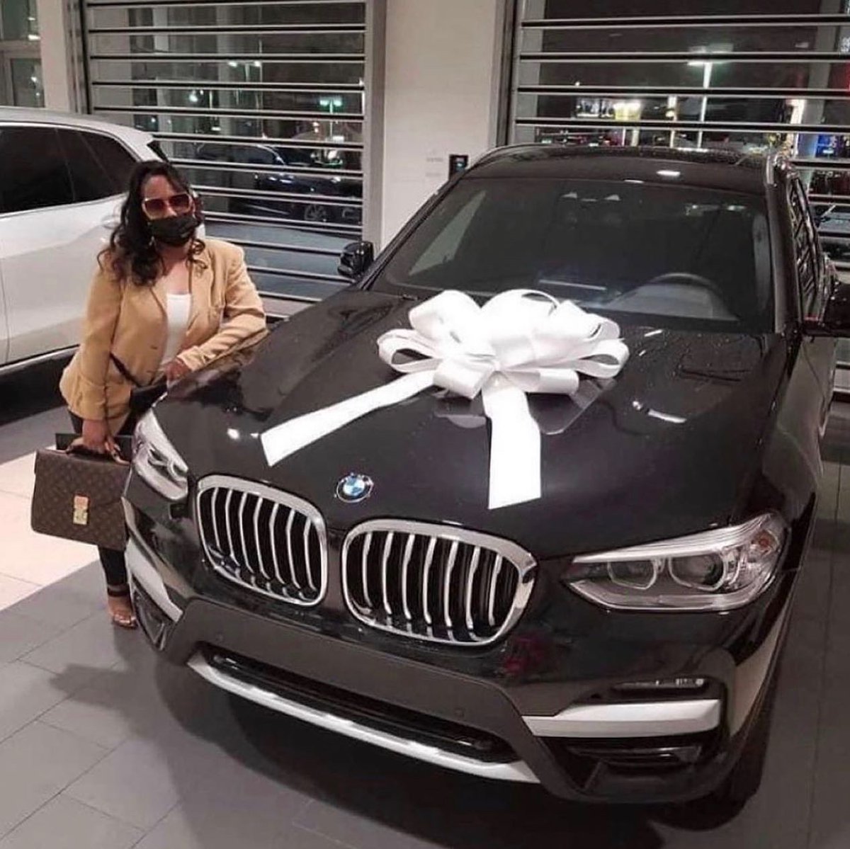 deaarronlandon's tweet photo. ANOTHER SATISFIED CLIENT💎🔥🔥🔥🔥Big congratulations to Camile on picking up her Brand new BMW !!

Your Credit Score determines way too much to be taken lightly.

DM "info"  WE’RE HELPING 25 PEOPLE TODAY❗️ https://t.co/ByvCBTyGkO