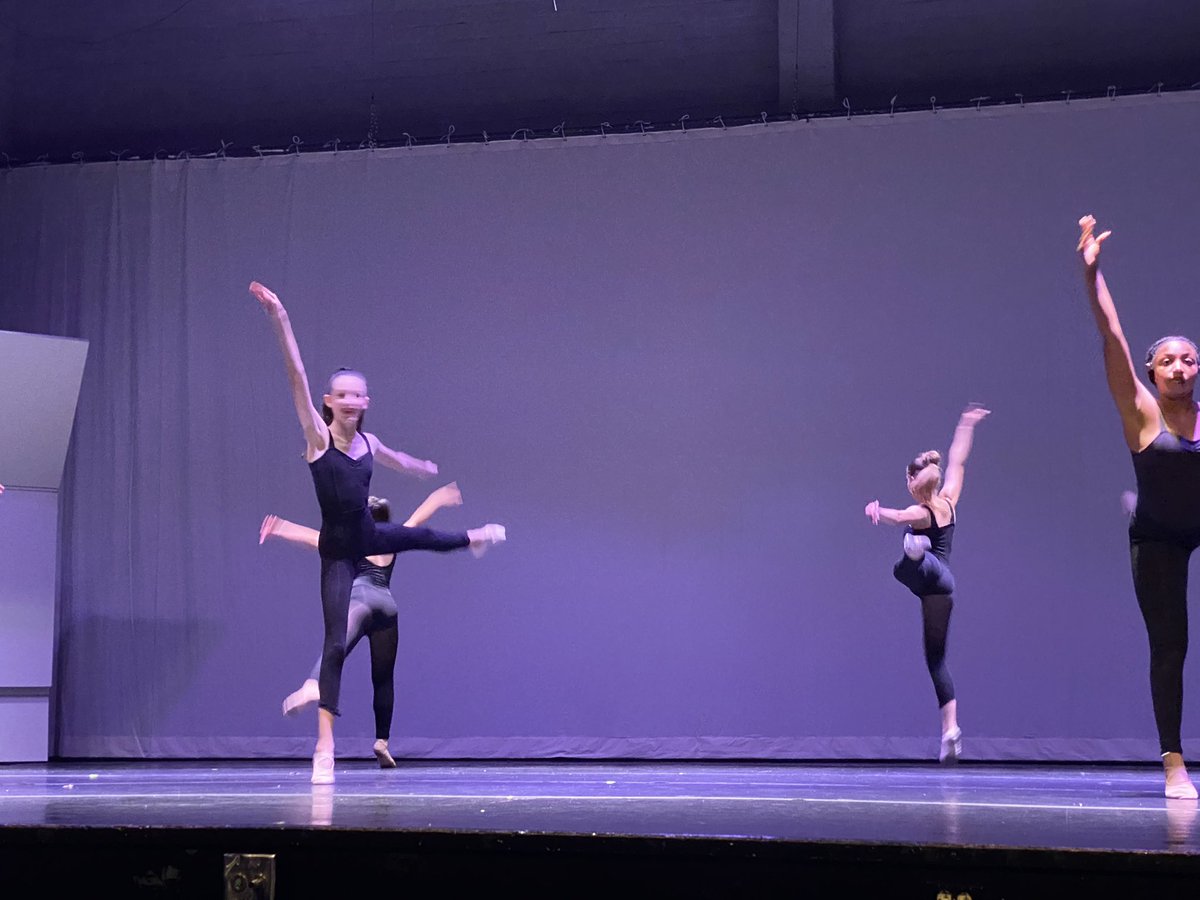 SK_HISD_Dance's tweet photo. Congratulations to HISD Middle School Dance Intensive students, teachers: Chadwick Peters @MeyerlandMS Andrea Winard @RevereMS_HISD Kristia Garcia @ArtsPoe &amp; guest artists @icdancehtx @opendanceproj @artshoustontx wonderful showcase @HoustonISD @HISDFineArt https://t.co/LbcnEj2oXl
