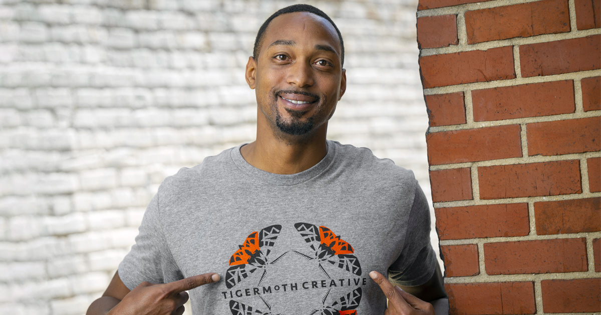 TigermothCreate's tweet image. Tigermoth Creative welcomes new project manager Jarrett Jackson to our #downtownGSO office. Learn more about his approach to project management and his favorite places in Greensboro on our blog, Wingspan: tigermothcreative.com/jarrett-jackso…