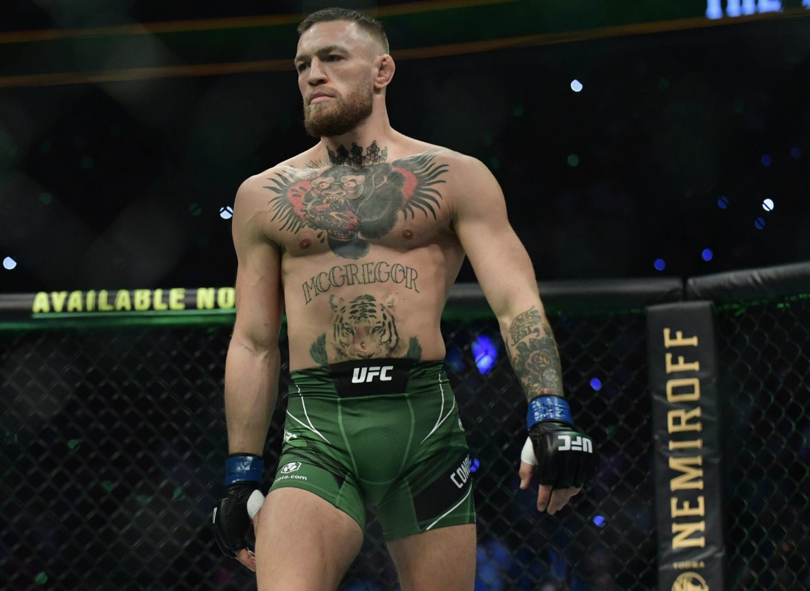 suga_szn_'s tweet photo. 🚨BREAKING🚨
Dana white confirmed earlier today that they will be targeting Conor McGregor vs Charles Olivera for the vacant lightweight title at UFC283 on Dec 10th. when asked about islams place in the division dana replied with “i don’t care about that boring rat” https://t.co/92Ea3osLmI