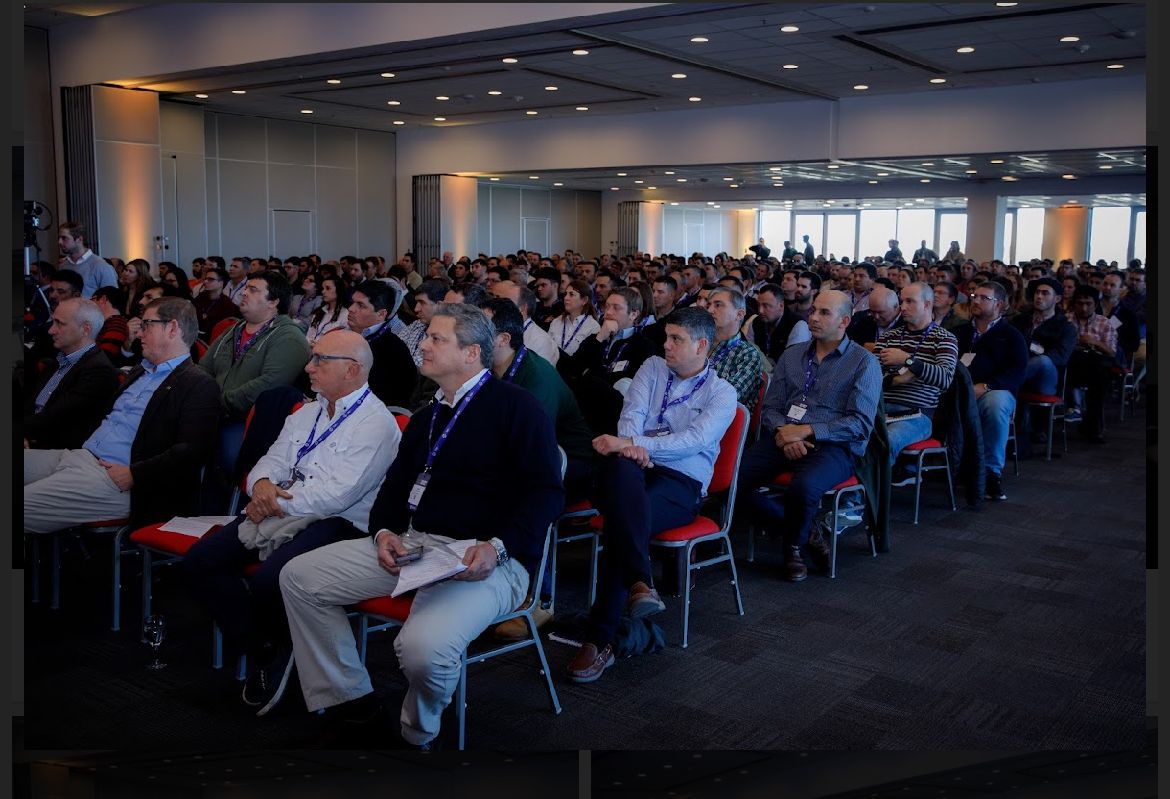 ¡Nos volvemos a encontrar!

Estamos en #Rosario disfrutando del Encuentro Nacional de ingenieros agrónomos, médicos veterinarios, técnicos y encargados de agroinsumos de nuestras Cooperativas "El agro en un mundo cambiante. Conociendo lo que nos une" #EN22