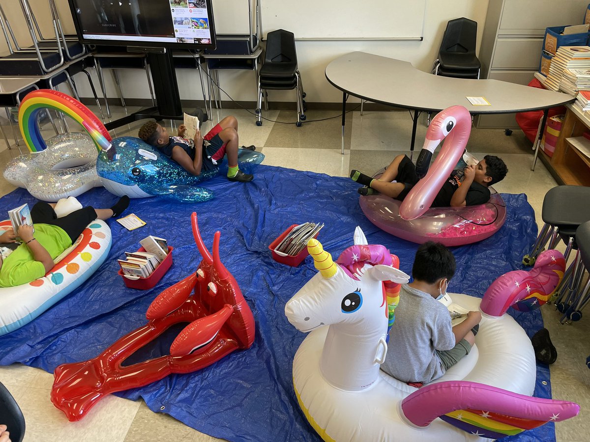 ExcELLinthird's tweet photo. Playdoh HFWs and read by the pool for a great end to summer school! 📚💕🏊‍♀️ https://t.co/ngRa4A9xBD