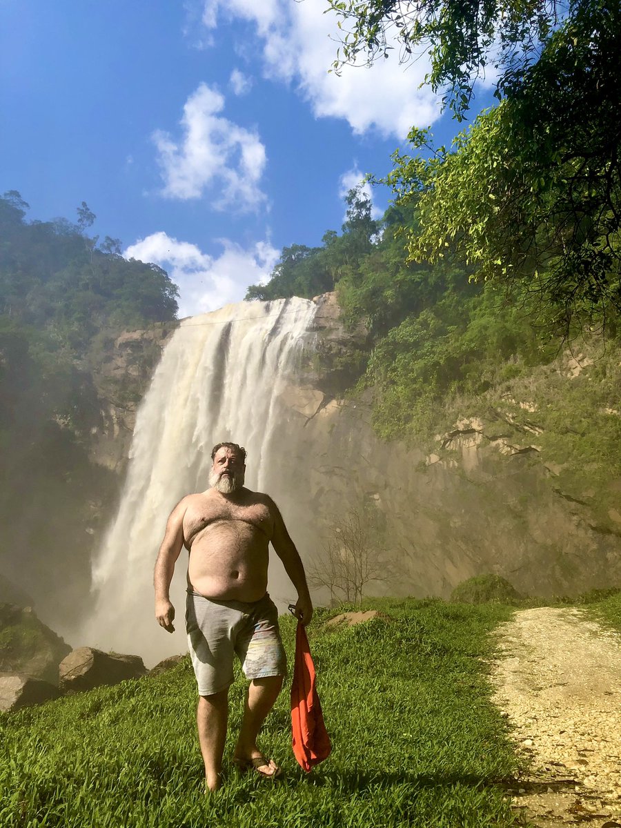 PepinhoEu's tweet photo. Tbt cachoeira Alta! #bear #urso #cachoeira #natureza #daddybear https://t.co/Rr0pnK9YcU
