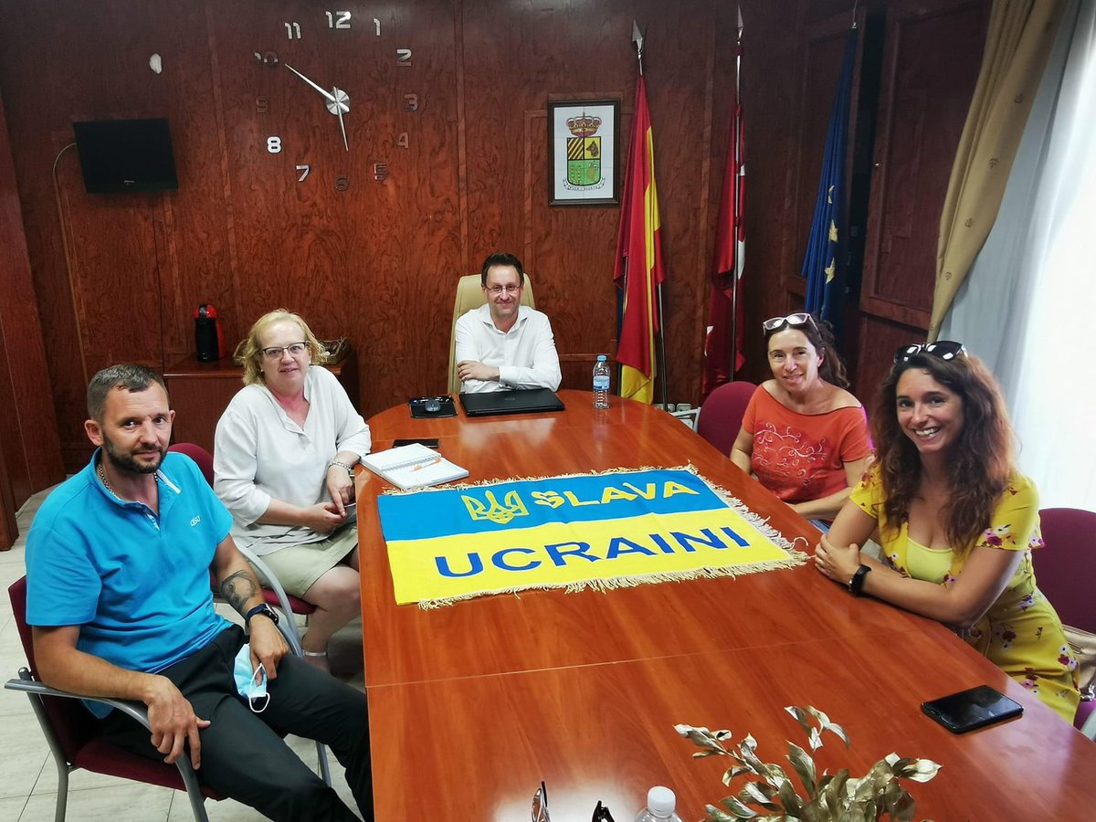 PSOEdeAlgete's tweet photo. 🔴 Reunión en el @Aytodealgete para desarrollar una iniciativa solidaria en favor de Ucrania 🇺🇦.
Marcha Solidaria hacia Las Lagunas.🏃🏻♀️🏃♂️
Posible fecha 9 de octubre ...
#Algete/❤️
#AlgeteSolidario
#HacerYSeguirHaciendo https://t.co/fzolTffvTW