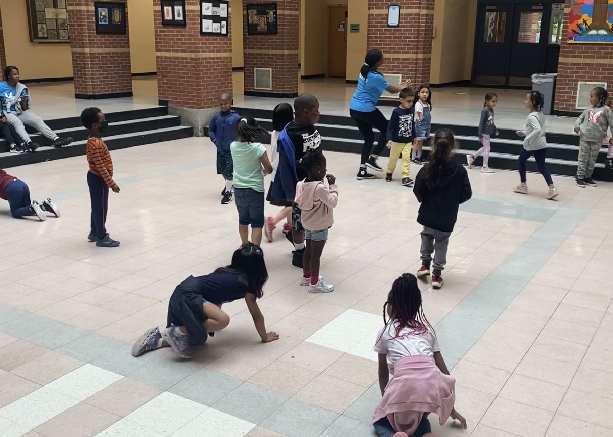 FOYTCDSB's tweet photo. Our Footsteps campers at SMT enjoying some fun activities during Week One! #FOY2022 https://t.co/xGCfYa2VPC