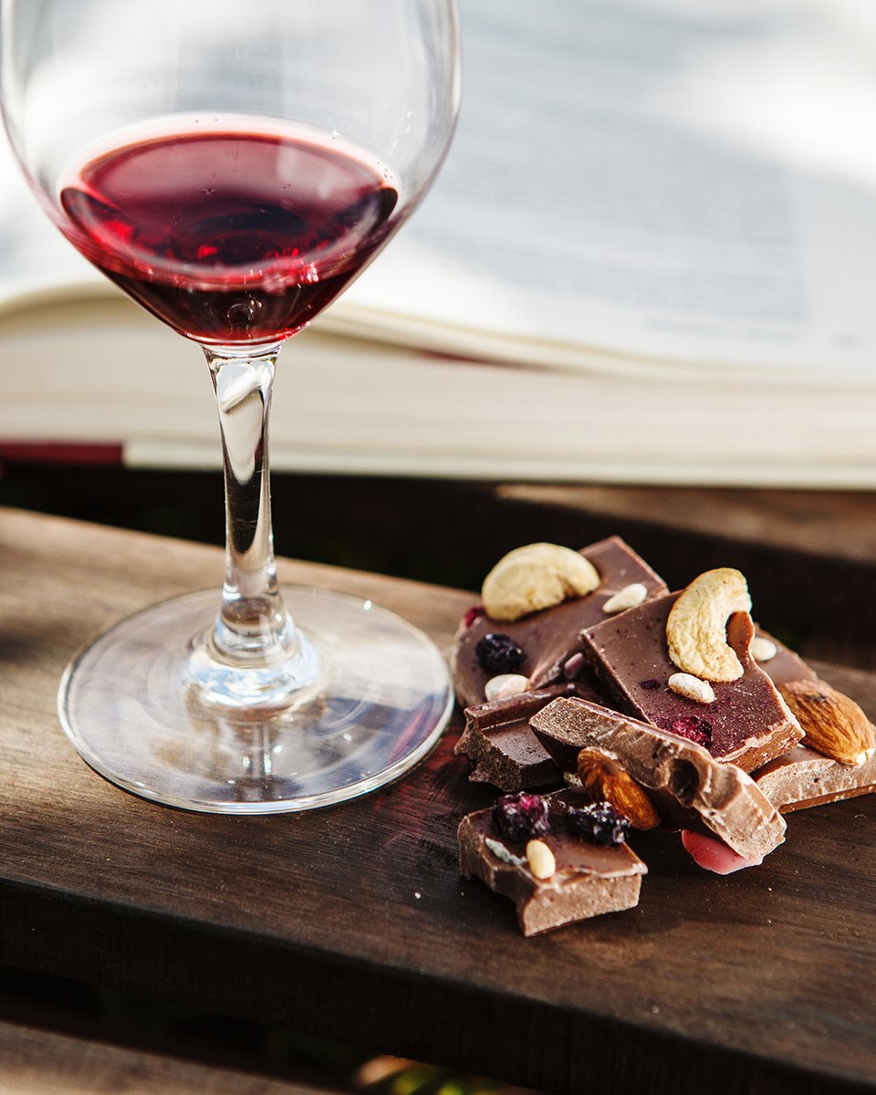 kwafwine's tweet photo. In honour of #worldchocolateday, we #dare you to try #pairing wine with some #chocolate! Got some #white chocolate? Try a #Moscato or sweet #Rosé! What about #milk chocolate? Try a #Pinot #Noir, or #Gewurtztraminer! Lastly, pair #dark #chocolate with a #Zinfandel or #Merlot! https://t.co/5Frl3ON1v9