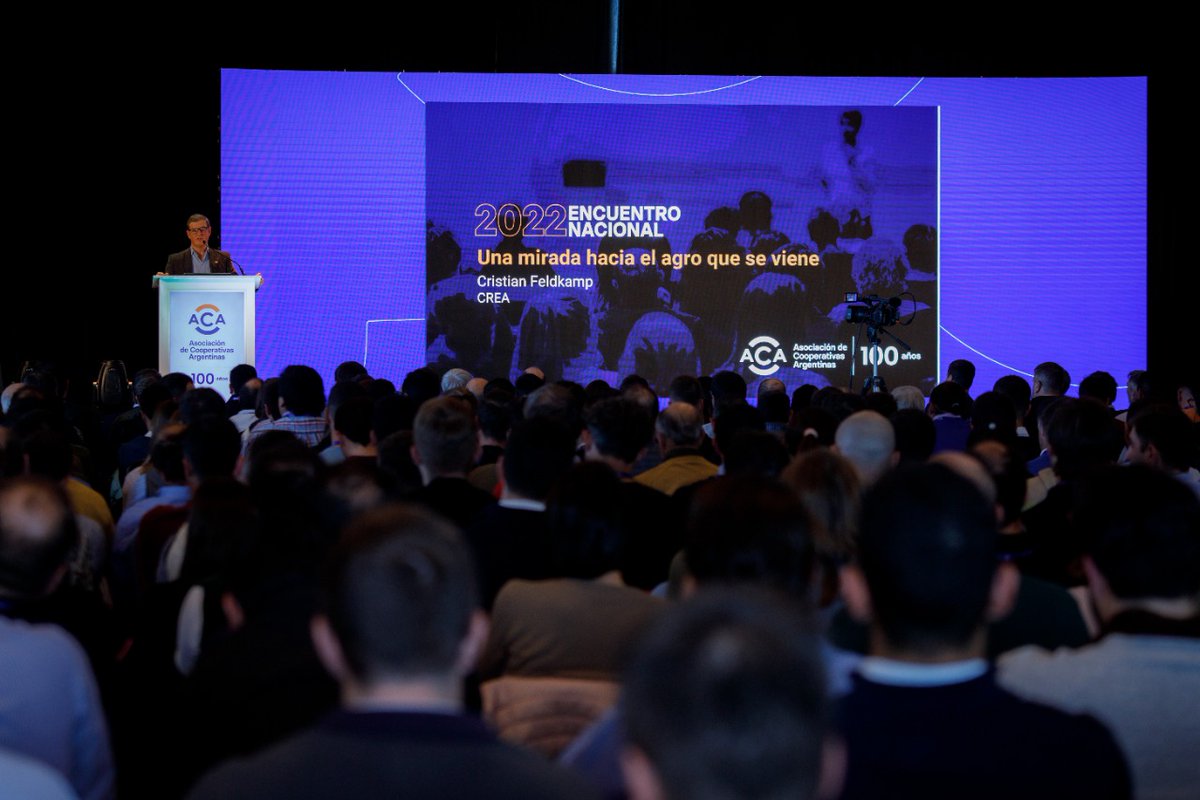 #EN22

Para la primera charla del día, invitamos a <a href="/cfeldkamp/">Cristian Feldkamp</a> director ejecutivo de <a href="/crea_arg/">CREA</a> para que hablemos sobre "Una mirada hacia el agro que se viene".