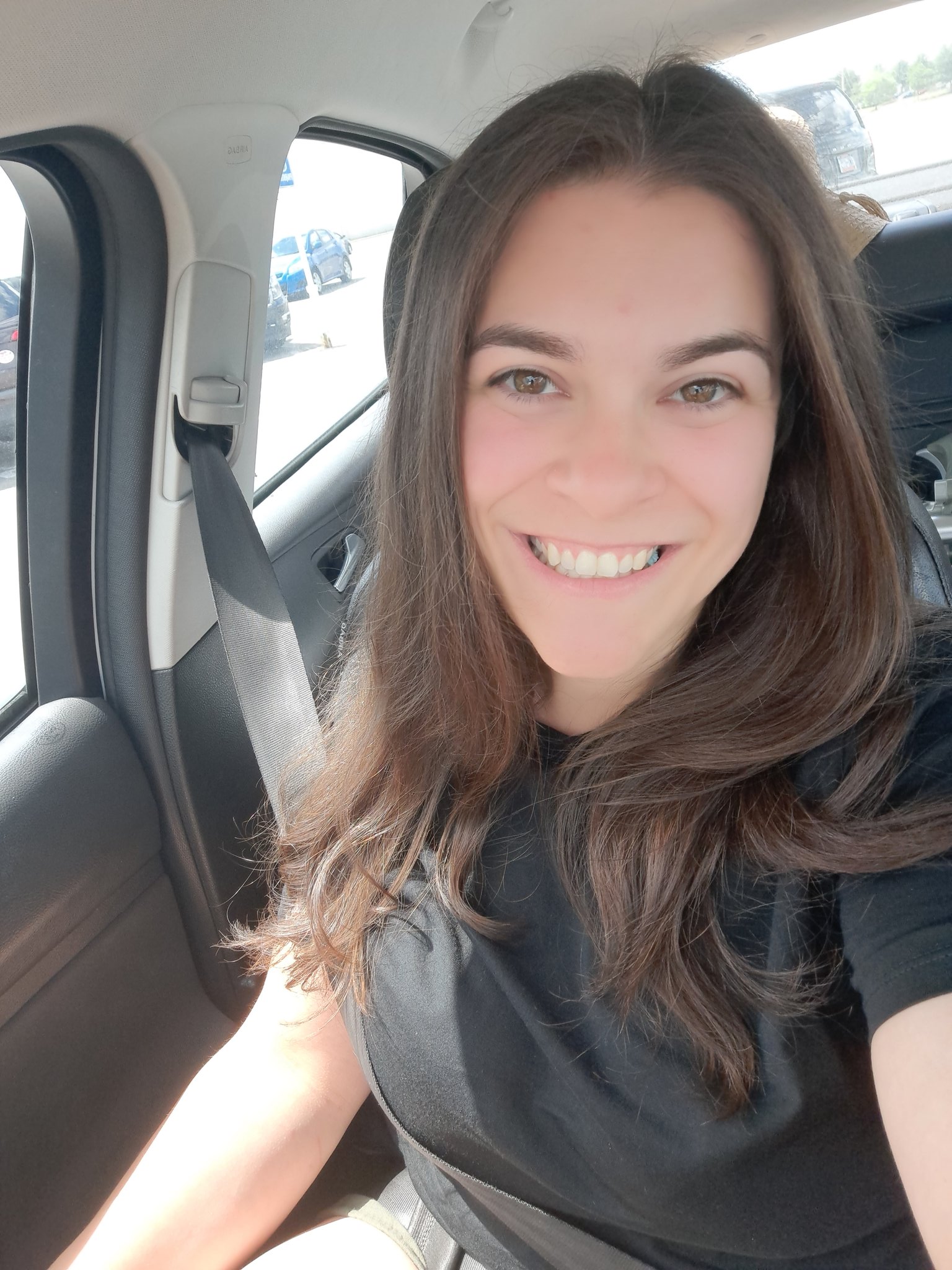 mel 🌹 on X: First hair cut in 2 years! t.concbMabYzVf  X