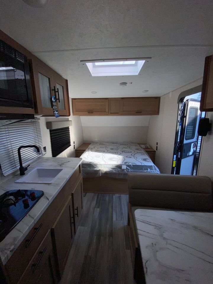 rv_usa's tweet photo. 2022 Prime Time avenger 16fq for sale! We deliver nationwide, financing available. Located at 71 N. West Street, Norwalk, OH. https://t.co/nilv1xIlwk #rvsforsale #traveltrailer #rvlife #camping #rvliving https://t.co/qaKKJsaNWA