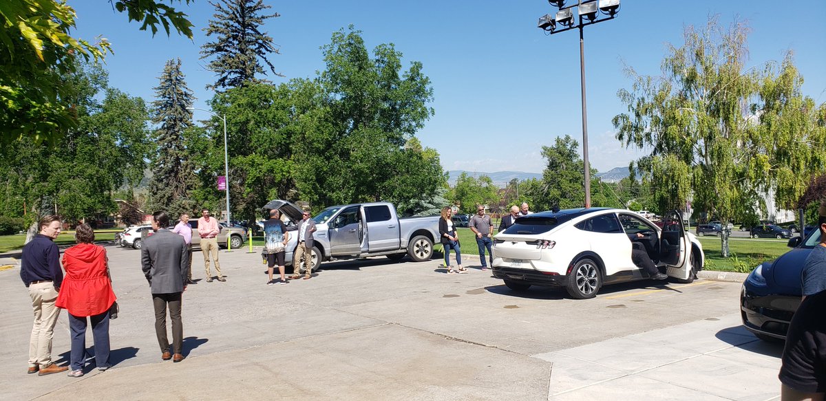 PolarMETHOD's tweet photo. Brought @Tesla out to the Montana State Capitol to help push the EV movement! 
Was happy to see our folks from @Chevrolet &amp; @Ford out here too!  #ModelY #MachE #Bolt #LightningF150 @elonmusk https://t.co/hLFye1gNOa