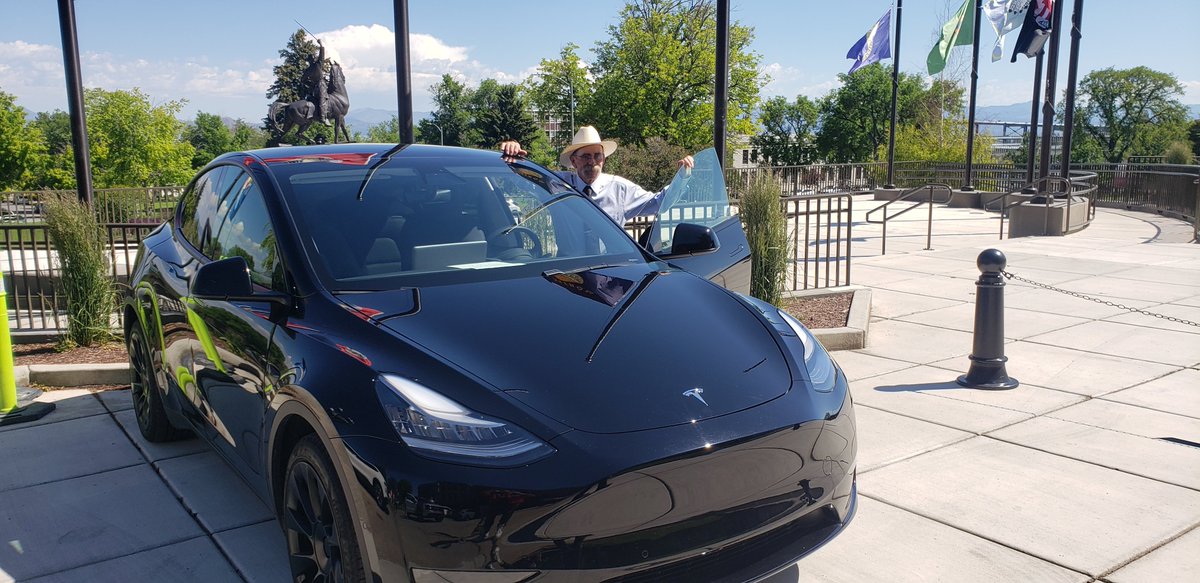 PolarMETHOD's tweet photo. Brought @Tesla out to the Montana State Capitol to help push the EV movement! 
Was happy to see our folks from @Chevrolet &amp; @Ford out here too!  #ModelY #MachE #Bolt #LightningF150 @elonmusk https://t.co/hLFye1gNOa