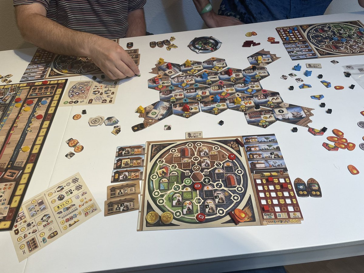 Primera partida al Messina por la cara B los tableros. Sorprende la cantidad de combazos que hay. Aquí queda mucho juego todavía. Buena mandanga <a href="/mareavacia/">Raúl Fernández Aparicio</a>