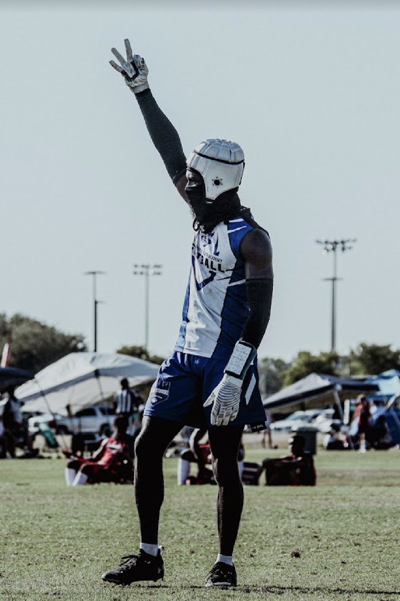 C/O 2023 CB Jaylen Robinson out of  <a href="/TheHillTthlFB/">Cedar Hill FBTTHL</a> eager to get in the starting rotation this season, has good speed and ball awareness. Has played well in 7v7 in identifying routes and learning coverages <a href="/Dazjaylen/">Jaylen Robinson</a>