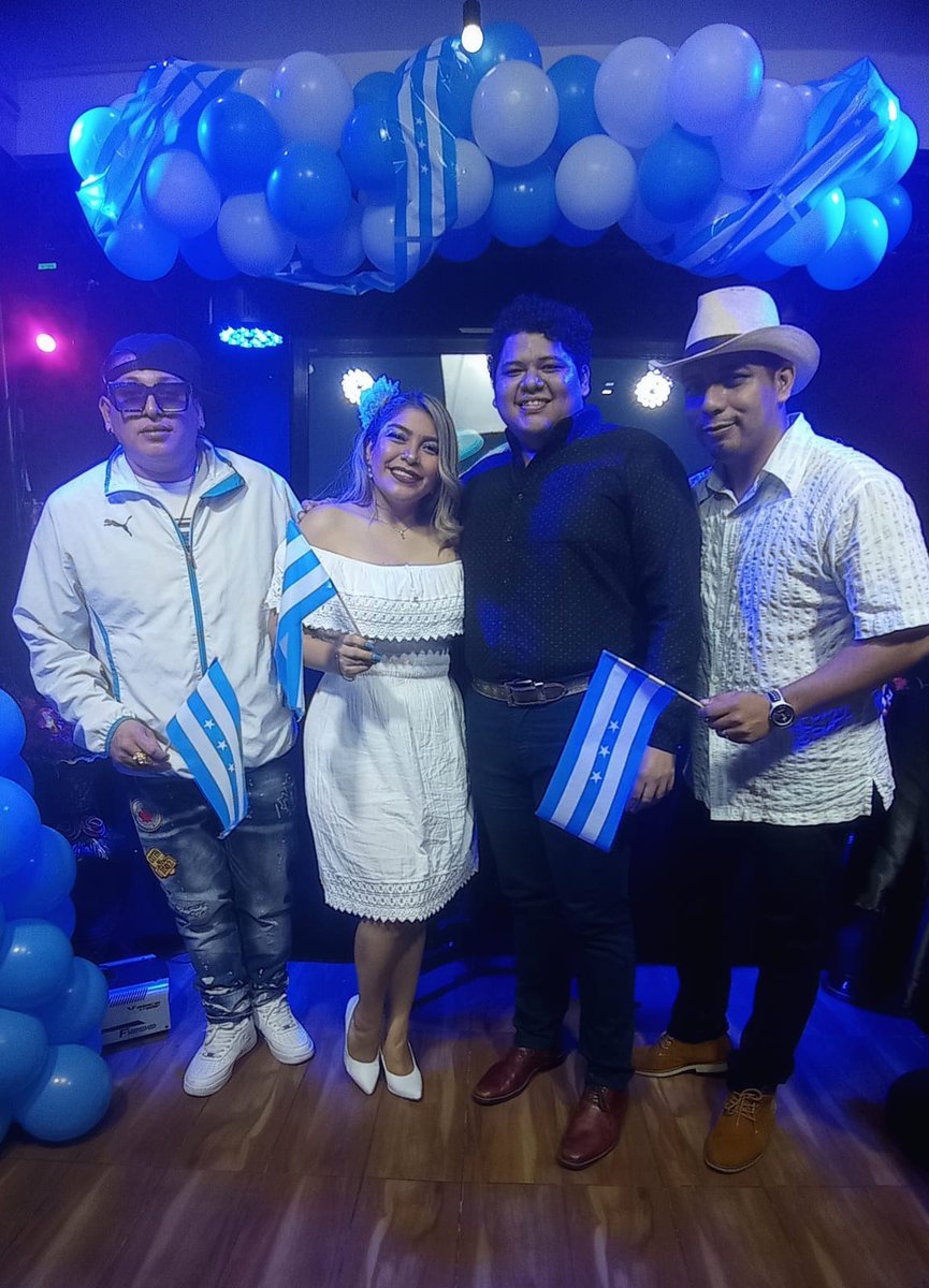JosIsra96's tweet photo. El Team que necesitaba! Guayakeando https://t.co/ccJVEVEZy0