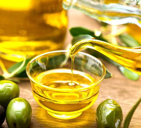 AloeQueen13's tweet photo. Did yah know Aloe Vera oil can alleviate Diaper Dermatitis (aka diaper rash)? Check this article out on the 11 benefits of Aloe vera Oil backed by scientific evidence.  
 
https://t.co/uUzsDWEEN0
 
Get yah Morenike Oil™ at https://t.co/6MhajWUDFO Only a few left in stock https://t.co/9z9hfh3OAg